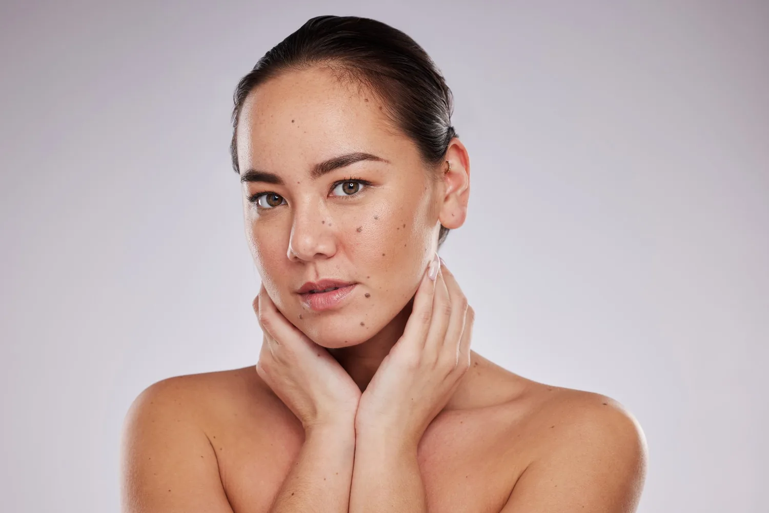 headshot-attractive-feminine-with-freckles headshot-attractive-feminine-with-freckles